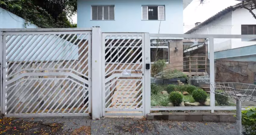 Casa comercial na rua machado pedrosa, n. 334 • 290 m²