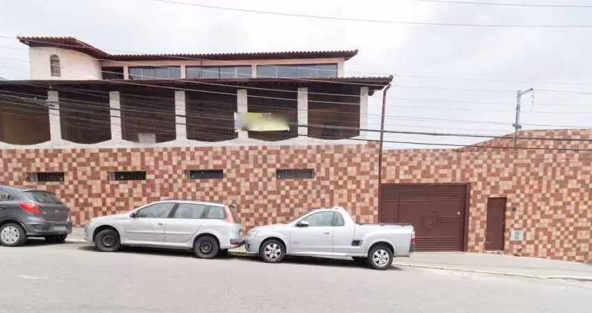 Casa comercial na rua gervásio alves pereira, n. 537 • 500 m²