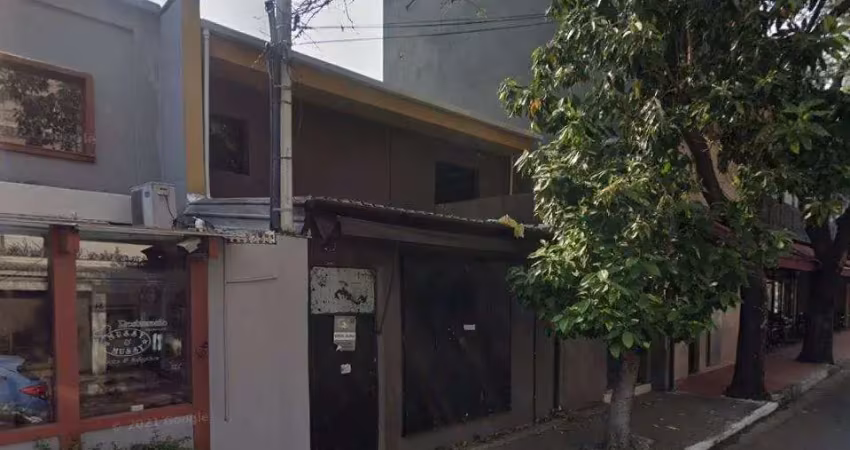 Casa comercial na rua barão de tefé, n. 95 • 338 m²