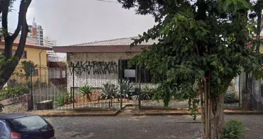 Casa comercial na rua gaspar fernandes, n. 603 • 343 m²