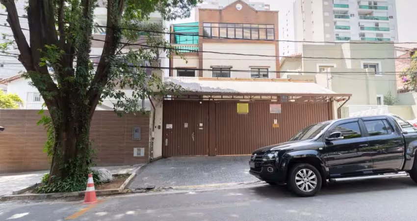 Casa comercial na rua airosa galvão, n. 151 • 447 m²