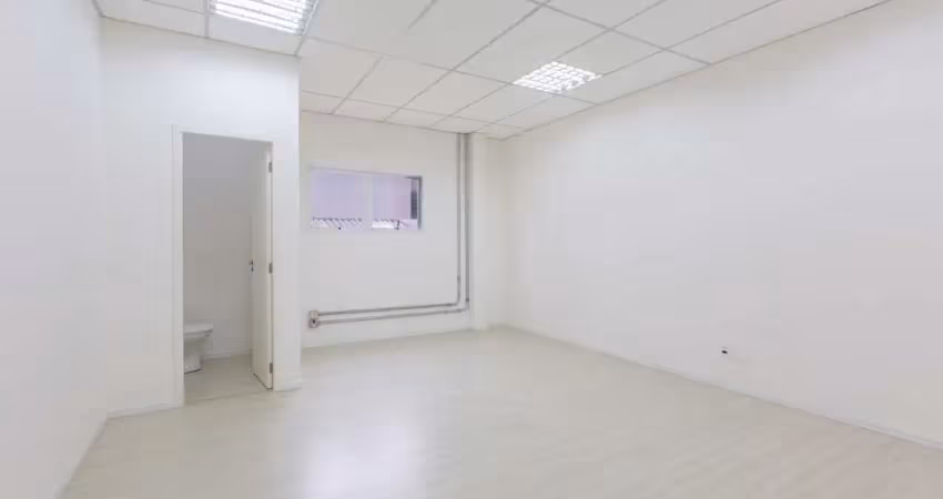 Prédio comercial na rua doutor luiz migliano, n. 868 • 150 m²