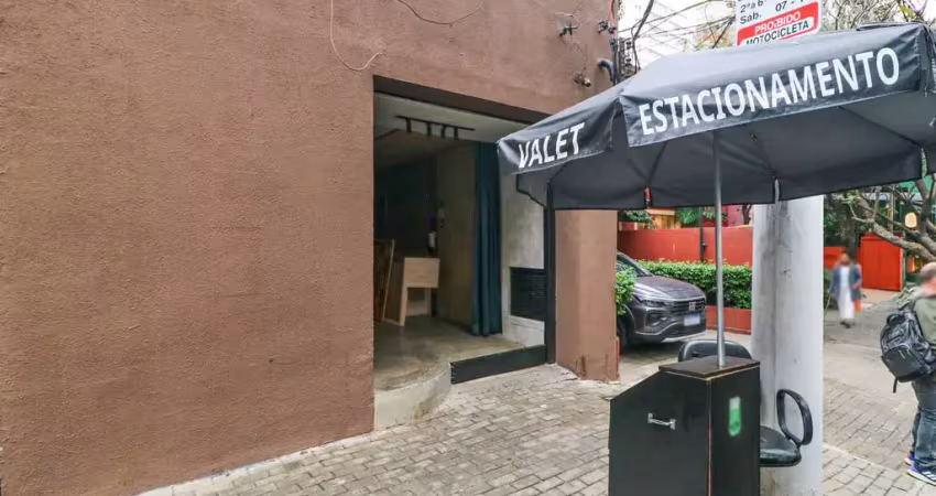 Casa comercial na rua peixoto gomide, n. 1797 • 200 m²