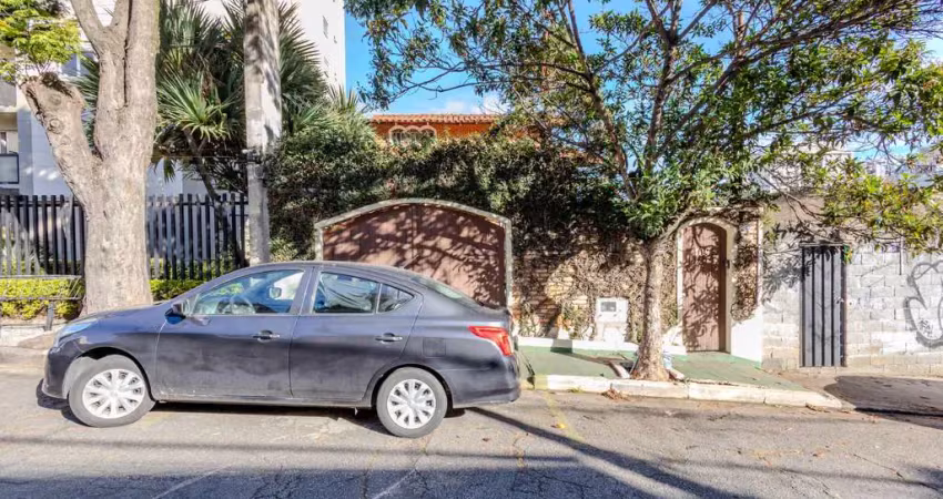 Casa comercial na rua xavier da veiga, n. 109 • 260 m²