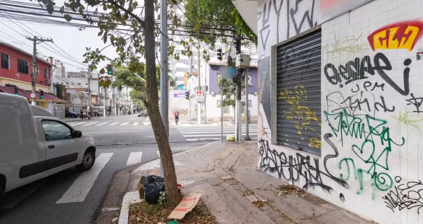 Casa comercial na rua simão álvares, n. 625 • 240 m²