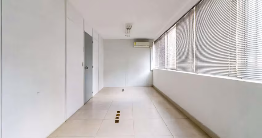 Sala comercial na rua manuel da nóbrega, n. 111 - conjunto 11 • 66 m²