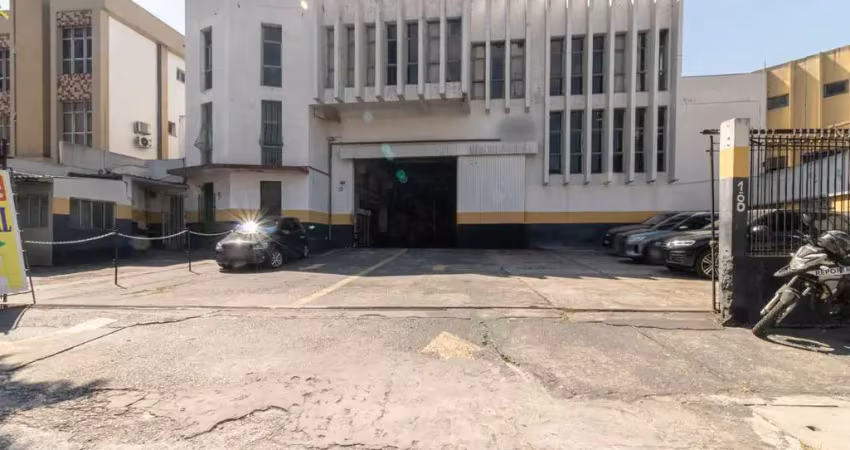 Prédio comercial na rua hugo d'antola, n. 100 • 2200 m²