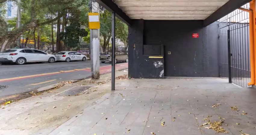 Casa comercial na rua pascoal pais, n. 548 • 200 m²