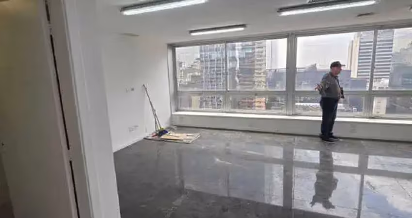 Sala comercial na avenida paulista, n. 1159 - cj. 1205 • 96 m²