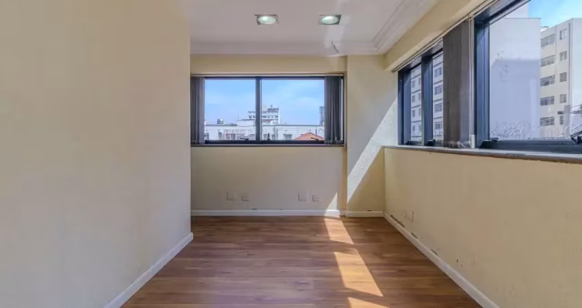 Sala comercial na rua teodoro sampaio, n. 1765 - 1° andar • 180 m²
