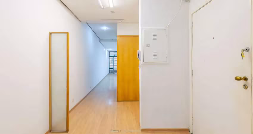 Sala comercial na praça da república, n. 146 - 42 • 65 m²