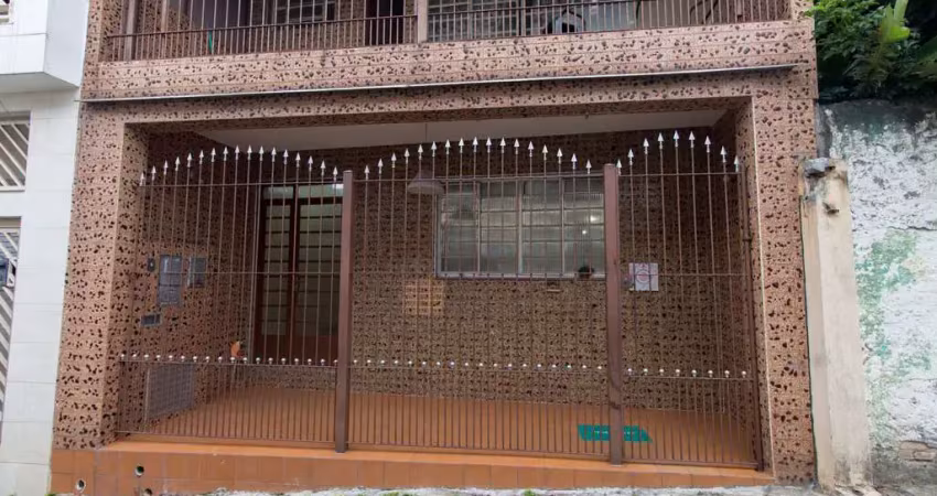 Casa comercial na rua tereza rodrigues peres, n. 16 • 112 m²