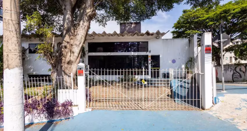 Casa comercial na rua padre machado, n. 404 • 1500 m²