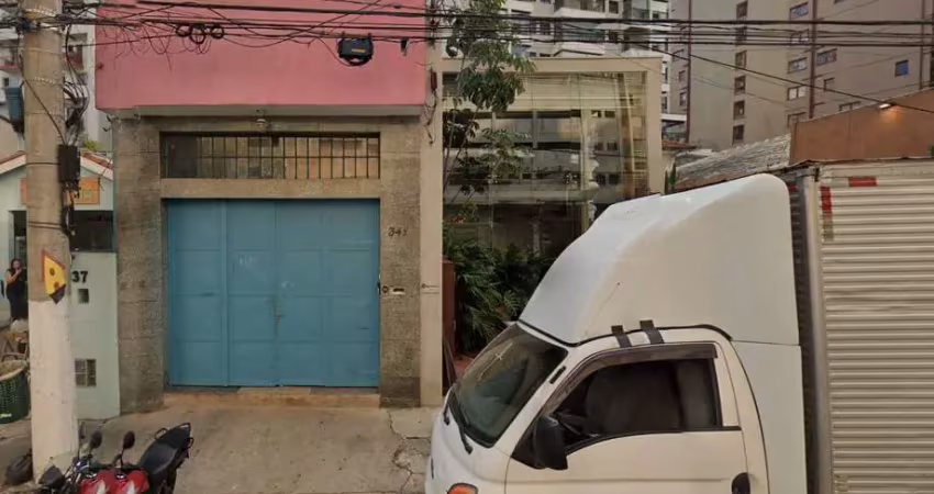 Galpão na rua medeiros de albuquerque, n. 341 • 147 m²