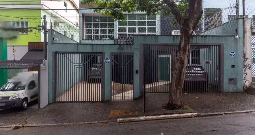 Casa comercial na rua ribeiro lacerda, n. 308 • 241 m²
