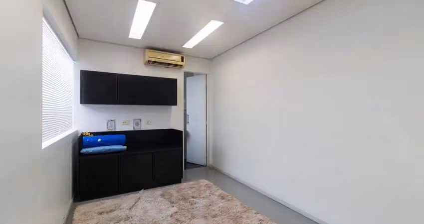 Casa comercial na avenida general mac arthur, n. 157 - sala 3 • 13 m²