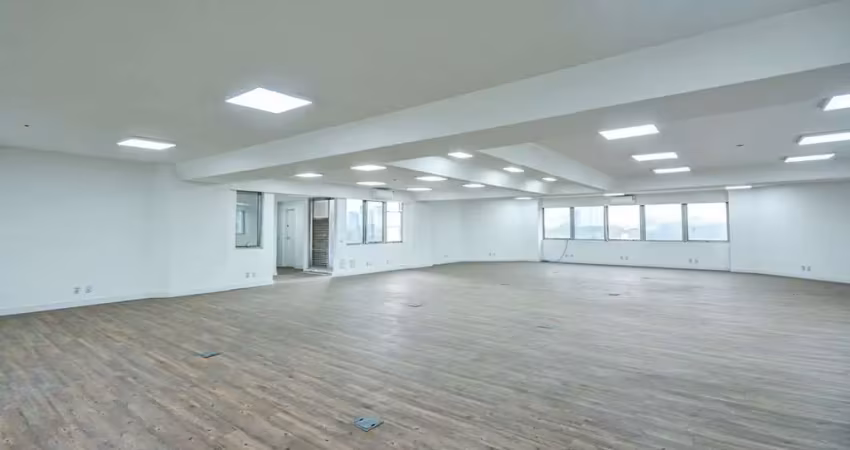 Sala comercial na avenida engenheiro luiz carlos berrini, n. 801 - 6° andar  conjunto 61 • 204 m²