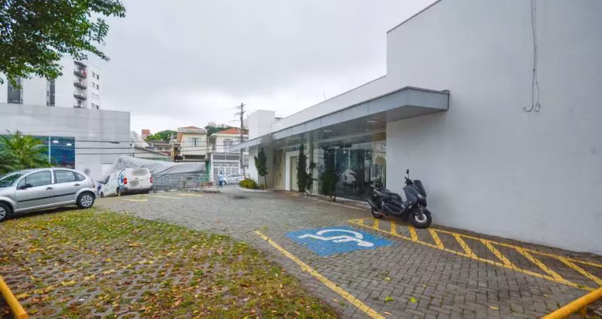 Prédio comercial na avenida josé maria whitaker, n. 993 • 283 m²