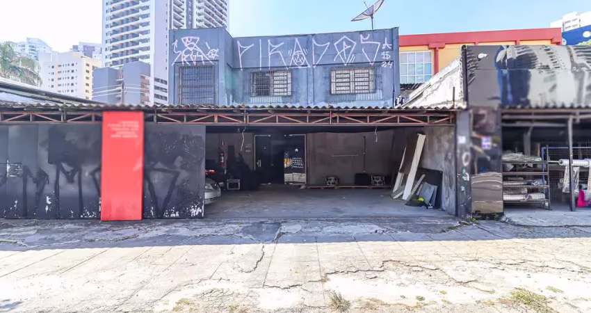 Casa comercial na avenida vereador joão de luca, n. 745 • 240 m²
