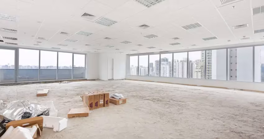 Sala comercial na rua guaraiúva, n. 135 - 17° andar conjunto 172 • 192 m²