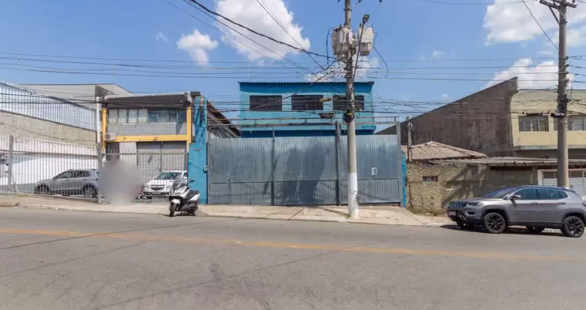 Galpão na avenida doutor luís arrobas martins, n. 305 • 500 m²