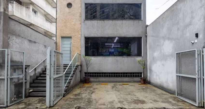 Prédio comercial na rua silva bueno, n. 619 • 690 m²