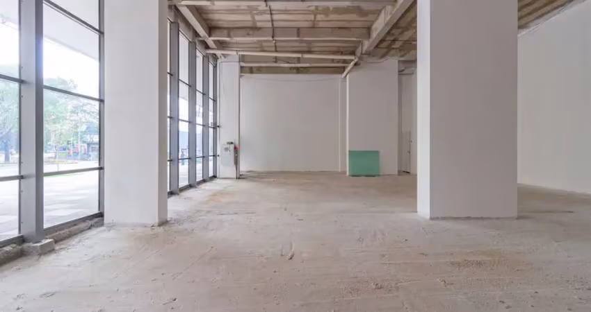 Loja na avenida santo amaro, n. 4850 - loja 02 • 215 m²