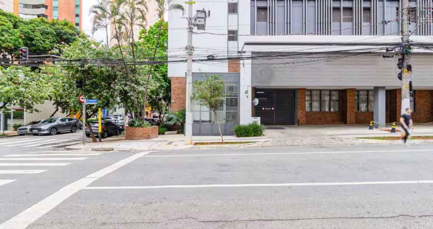 Ponto comercial com 5 salas para alugar na Alameda dos Arapanés, 918, Moema, São Paulo