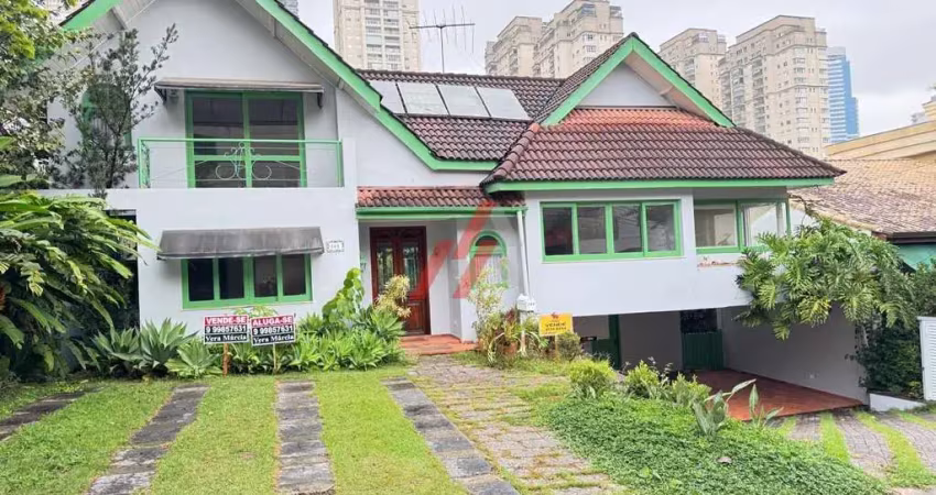 Casa em condomínio fechado com 4 quartos para alugar no Alphaville, Santana de Parnaíba 
