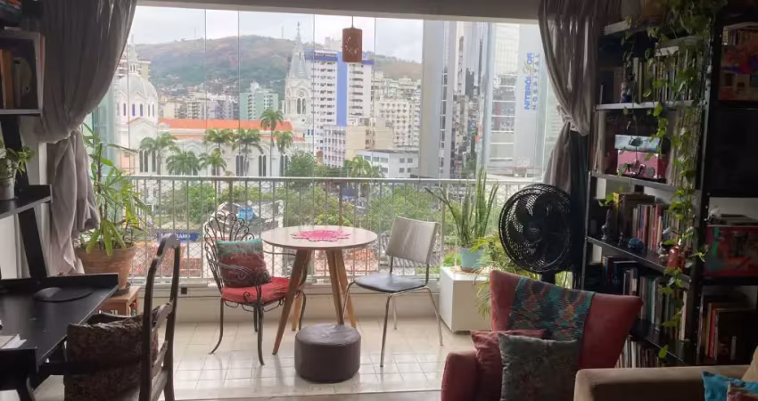 Apartamento de 2 quartos com vaga, totalmente indevassado, sol da manhã,  em santa rosa.