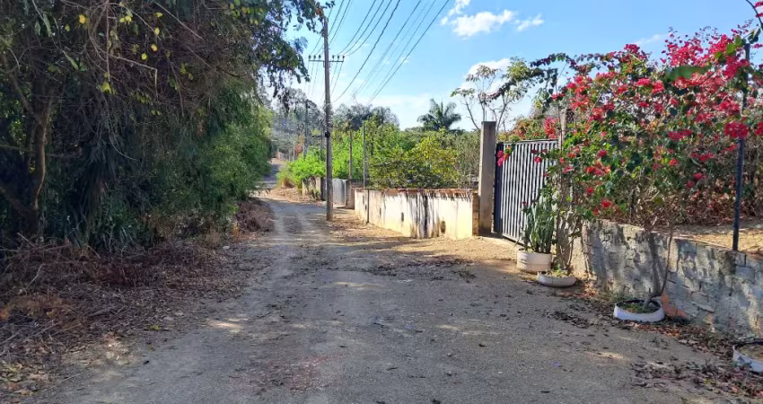 Linda chácara em porto feliz,  toda reformada,  com escritura registrada.