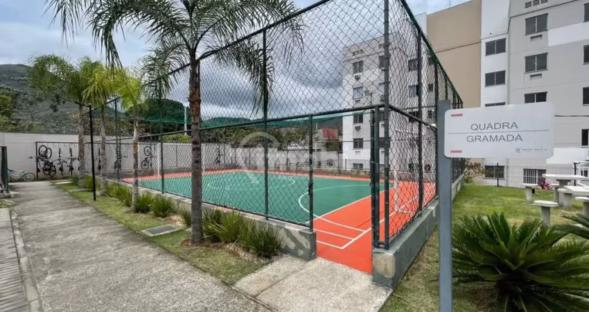 Apartamento de 2 quartos, em condomínio fechado com segurança 24h, próximo ao pa