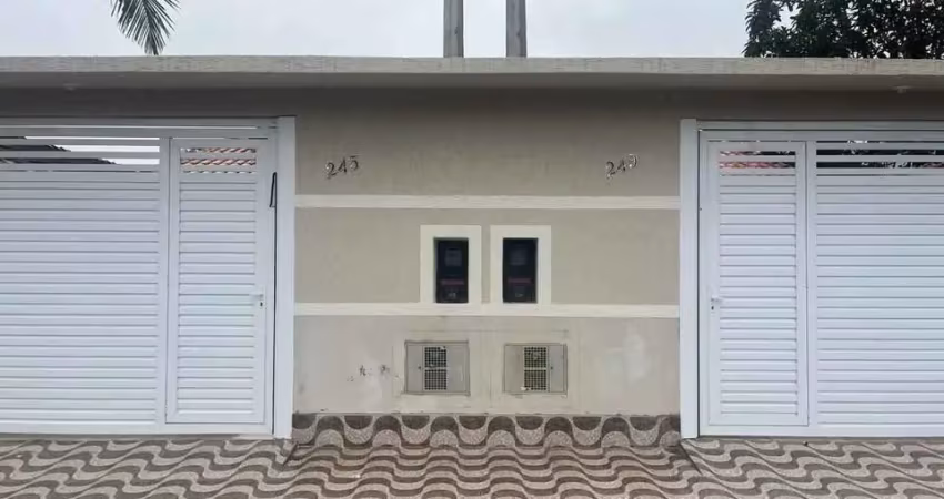 Linda casa na praia com piscina jd.praia grande , mongaguá !!