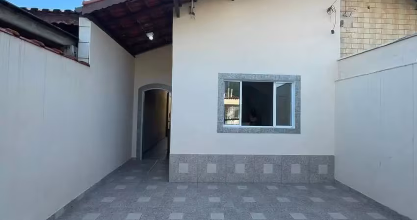 Linda casa na praia ,balneário vera cruz mongaguá !!