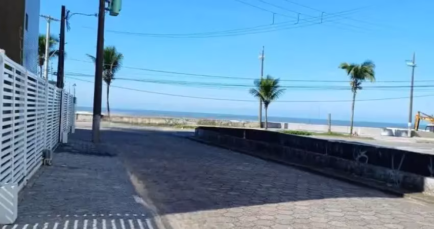 Lindo apartamento em mongaguá pé na areia , centro!!