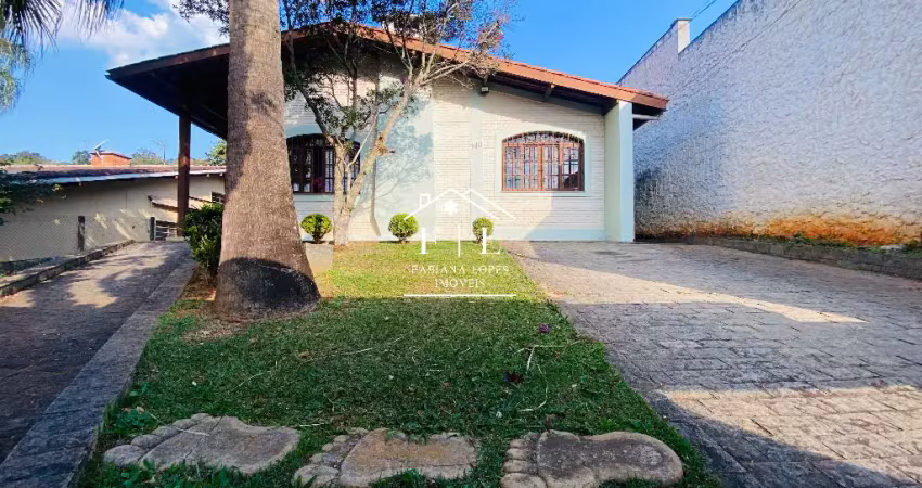 Chácara dentro da cidade ao lado do centro - térrea com edícula em meio a natureza