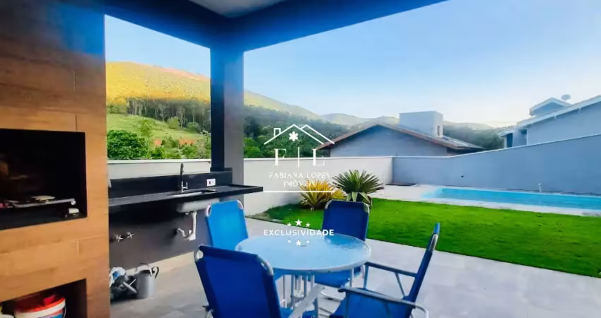 Se voce escolheu a montanha, eu tenho a casa certa pra você!  em condomínio fechado com vista e piscina