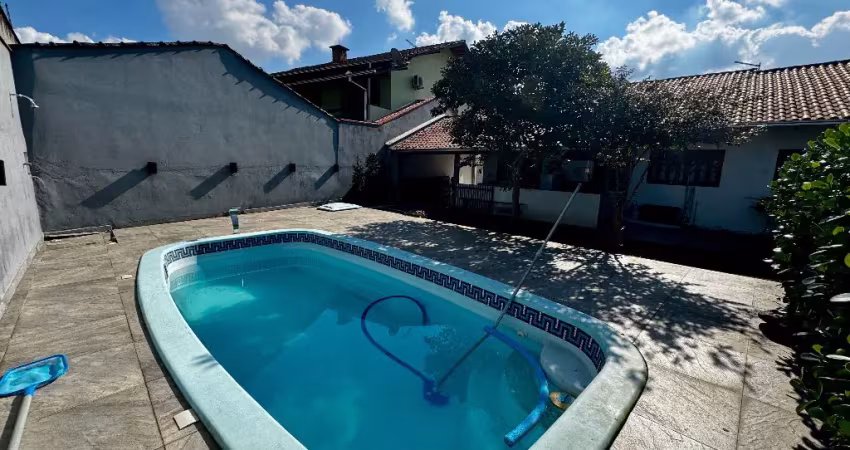 Casa com 4 quartos à venda no bairro santo antonio em joinville-sc por r$895.000,00.