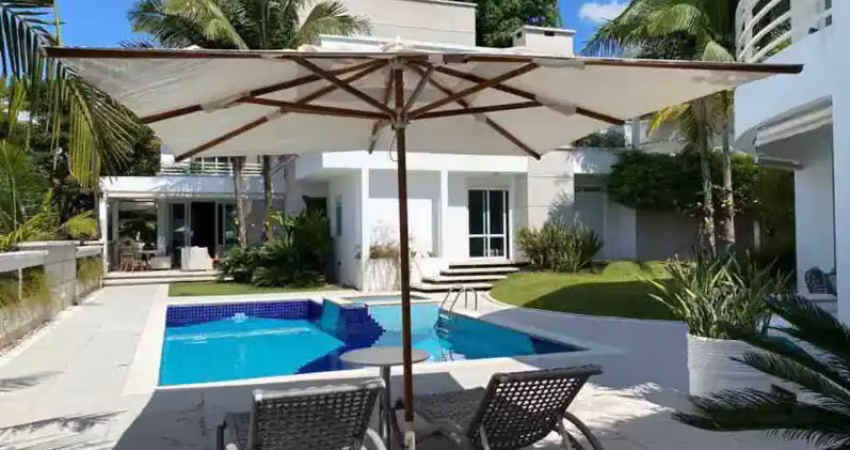 Casa com 312 metros², 3 quartos, piscina e churrasqueira em guarujá - sp