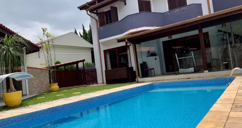 Casa com 308 metros², 3 quartos, piscina e churrasqueira em zona 08 - maringá - pr