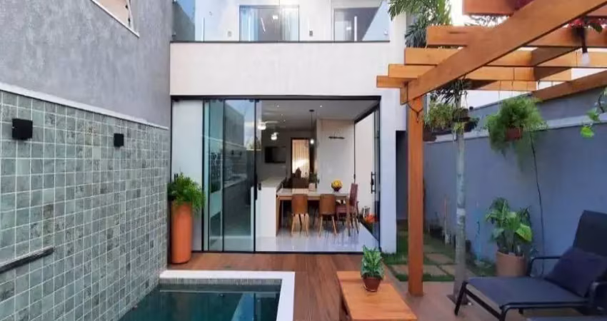 Casa mobiliada de 240m² com 4 quartos em porto frade – angra dos reis