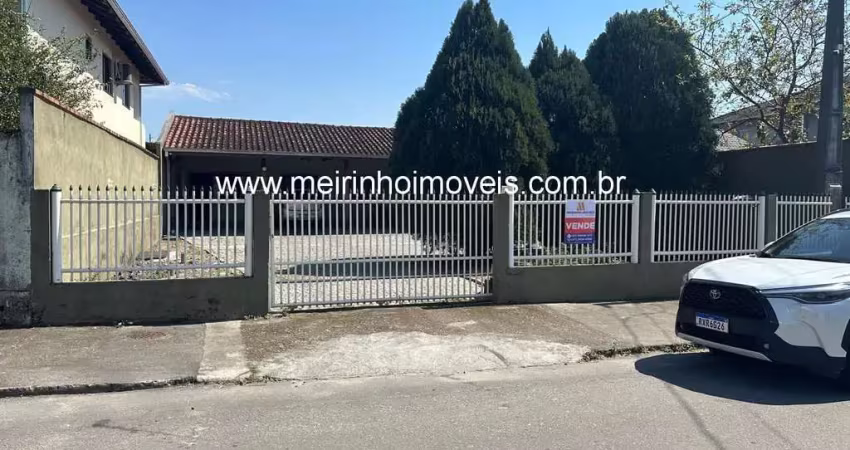 Casa à venda em guanabara joinville - 1 suíte + 2 dormitórios, garagem, área de festa - r$580.000,00