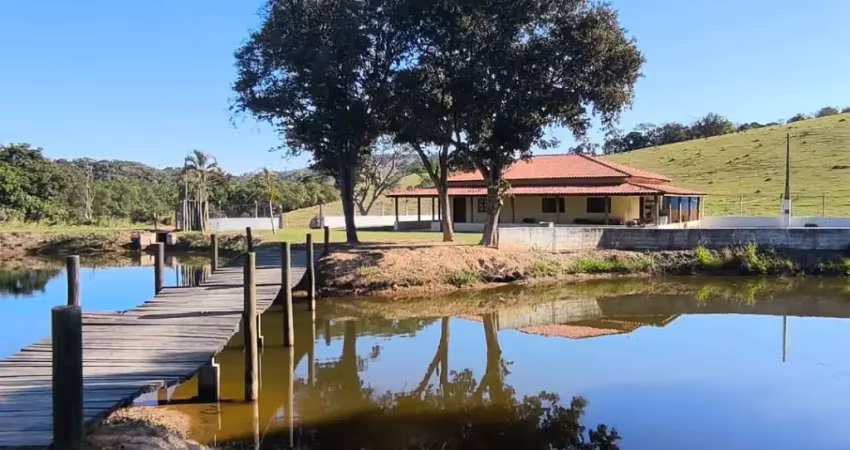 Sitio a venda em jacutinga mg rico em água com açudes  e pastagem