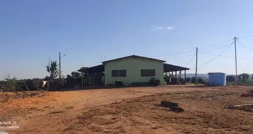 Fazenda com 2 salas à venda no Centro, Patos de Minas 