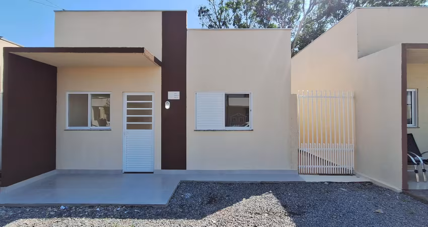 Casa no condomínio ilhas canárias - casa com quintal e não geminada