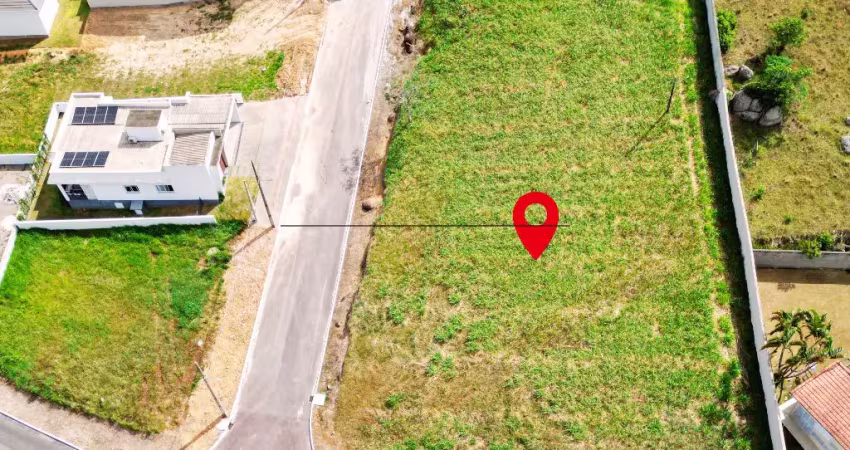 Terreno com 628m², condomínio quinta do lago em tubarão/sc