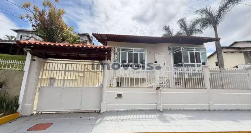 Casa com 5 quartos à venda na Rua Ivon José Curi, São Pedro, Juiz de Fora