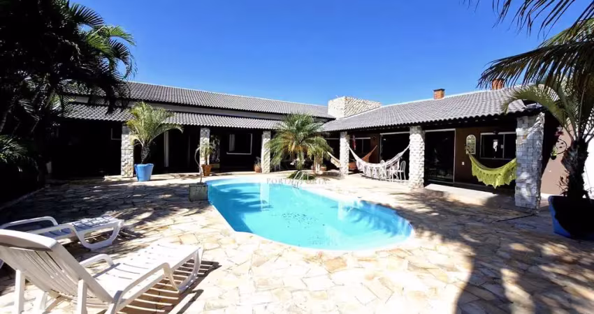 Casa espaçosa 4 dormitórios 1 suíte com piscina e pomar em itapetininga