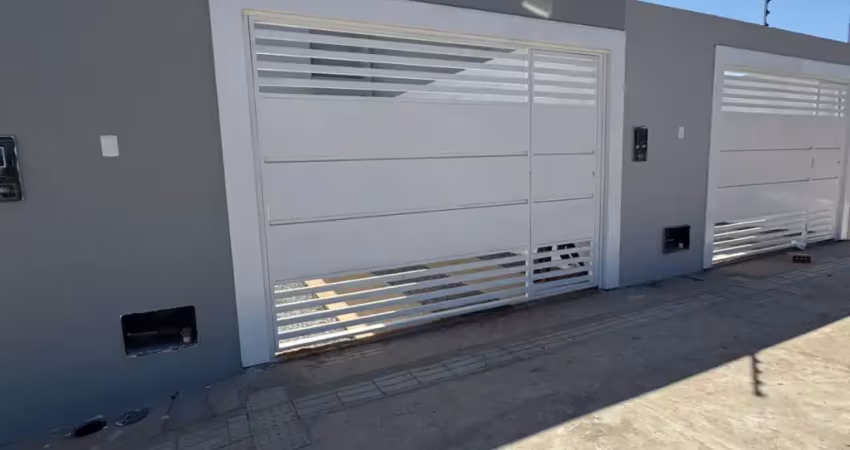 Linda casa 2/4  um sendo suíte, a venda, pronta pra financiar, bairro cidade nova