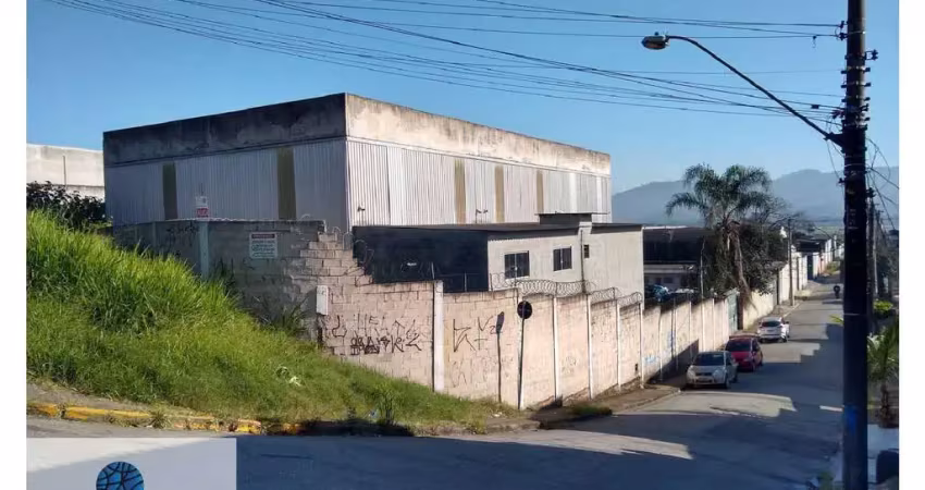 Excelente galpão pé direito triplo 450m² de área livre